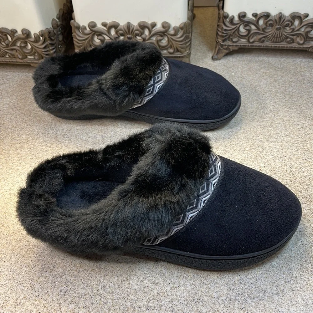 ISOTONER MEMORY FOAM. SLIPPERS SM 6.5-7 black - Picture 6 of 11
